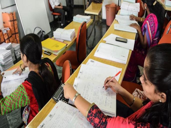 maunbai-vaidayaapaithaataila-paeparacai-umavaicai-karanaara-tapaasanai | मुंबई विद्यापीठातील पेपरची उमविची करणार तपासणी maunbai-vaidayaapaithaataila-paeparacai-umavaicai-karanaara-tapaasanai | मुंबई विद्यापीठातील पेपरची उमविची करणार तपासणी